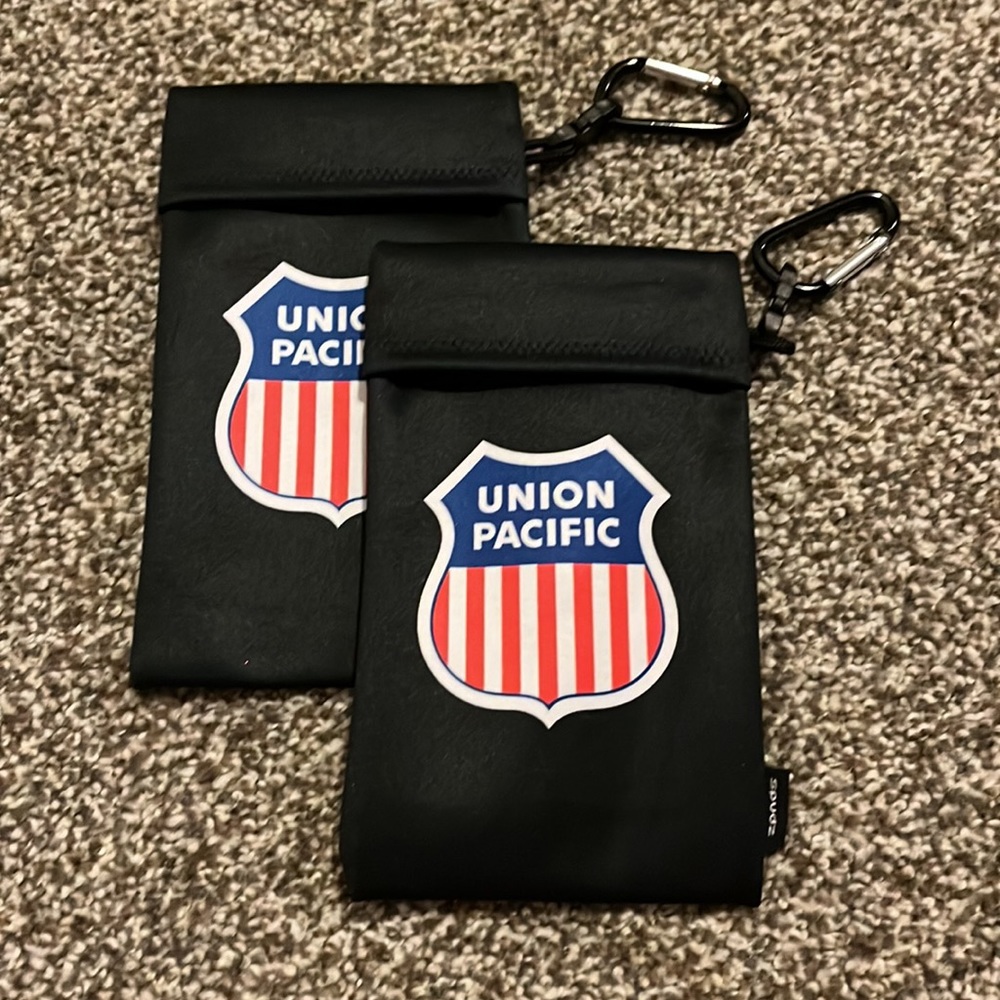 (2) Spudz Union Pacific Safety Glasses Case Pouch Clip w/Cloth Railroad Logo